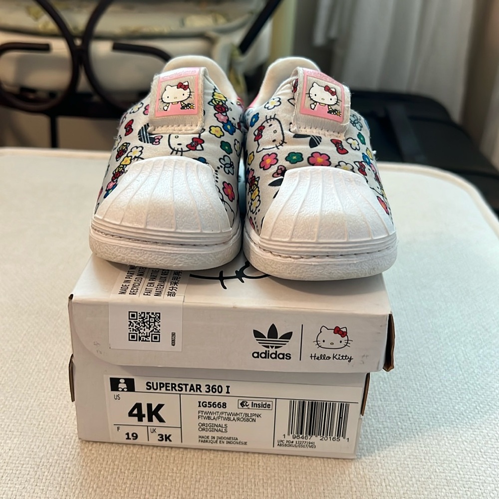 Hello Kitty Adidas Superstar 360
